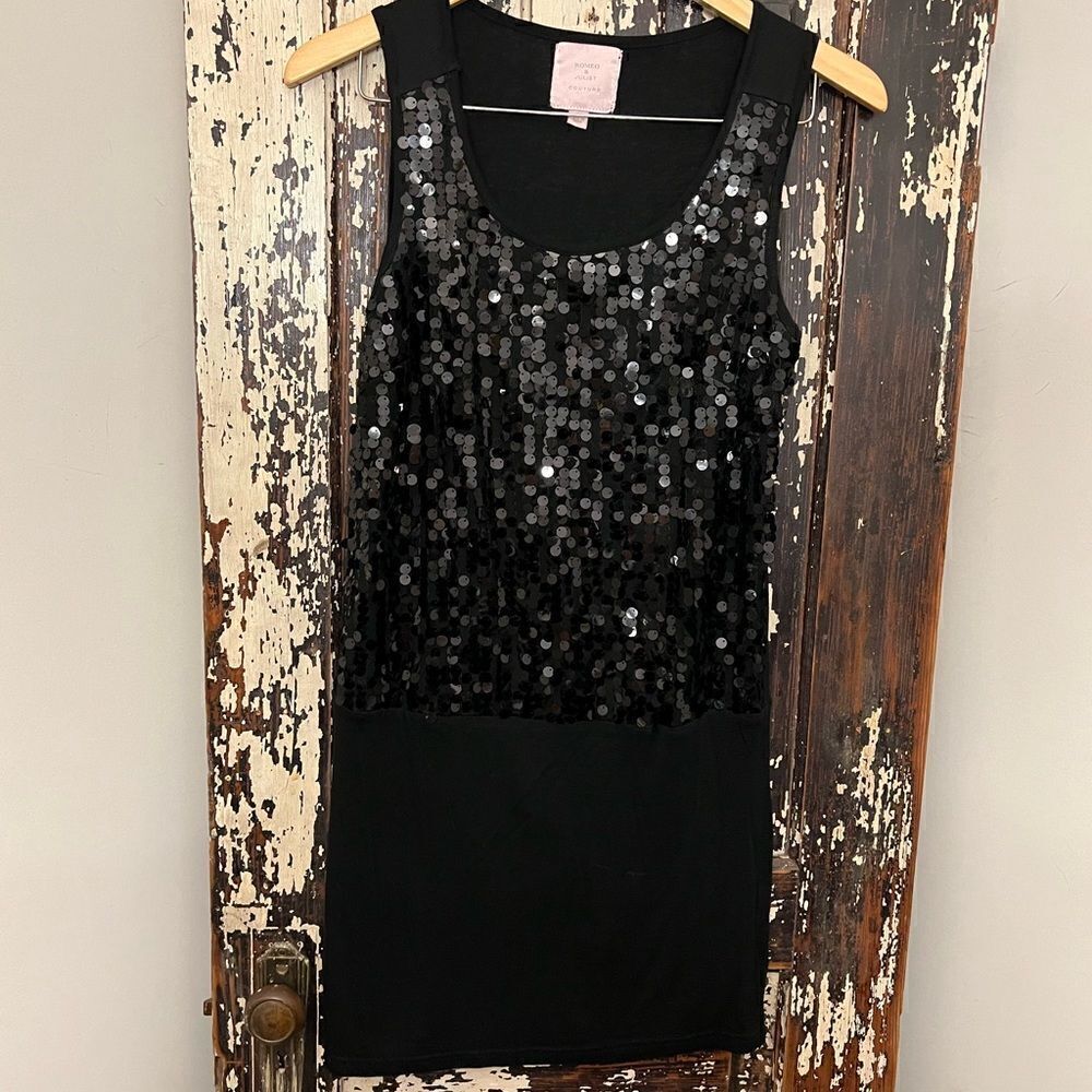 Women’s Romeo and Juliet Couture sequins casual black dress.  Size Medium.